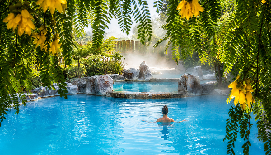 7-Day Hawke's Bay to Waikato Springs, Caves & Coastal Circuit